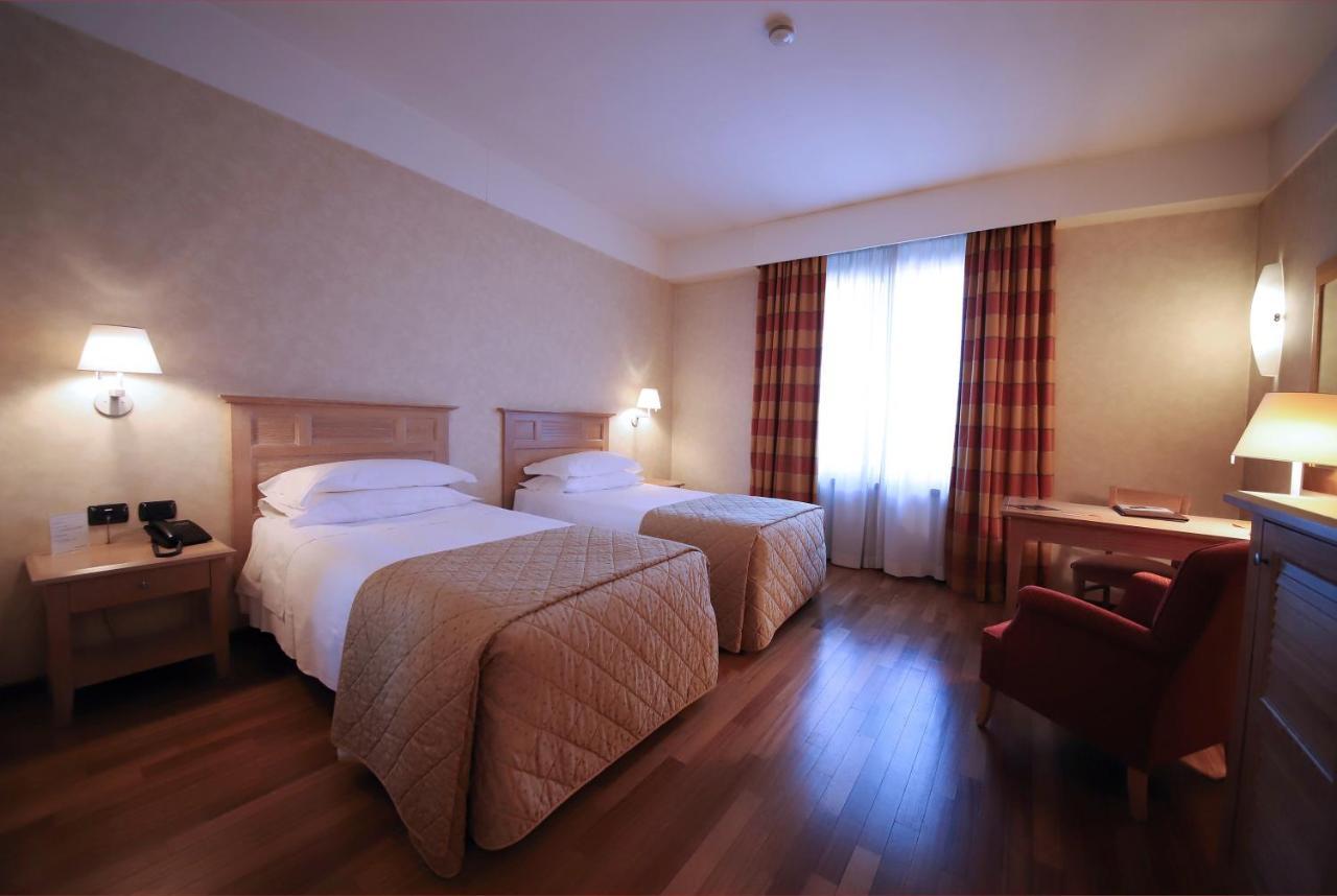 Monica Hotel Fiera Pregnana Milanese Exterior photo
