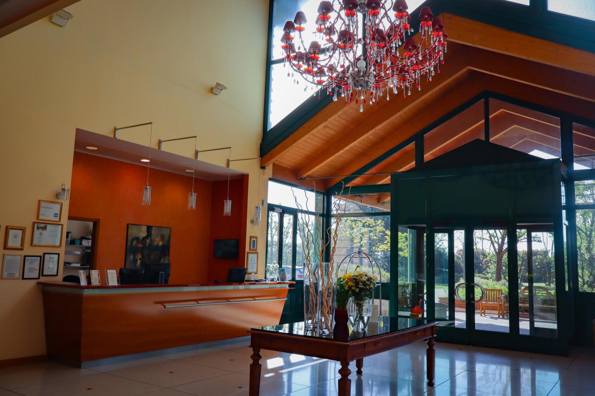 Monica Hotel Fiera Pregnana Milanese Exterior photo